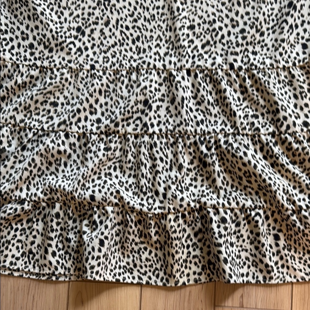 Leopard Print Ruffle Sleeve Top - Picture 6 of 9